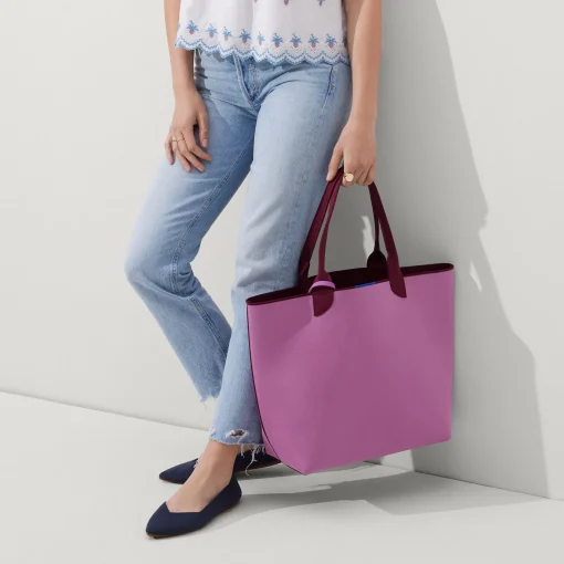 Rothy's Totes^The Lightweight Tote Collegiate Currant